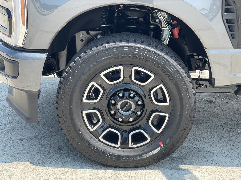 New 2026 Ford F-350 Platinum Truck Crew Cab