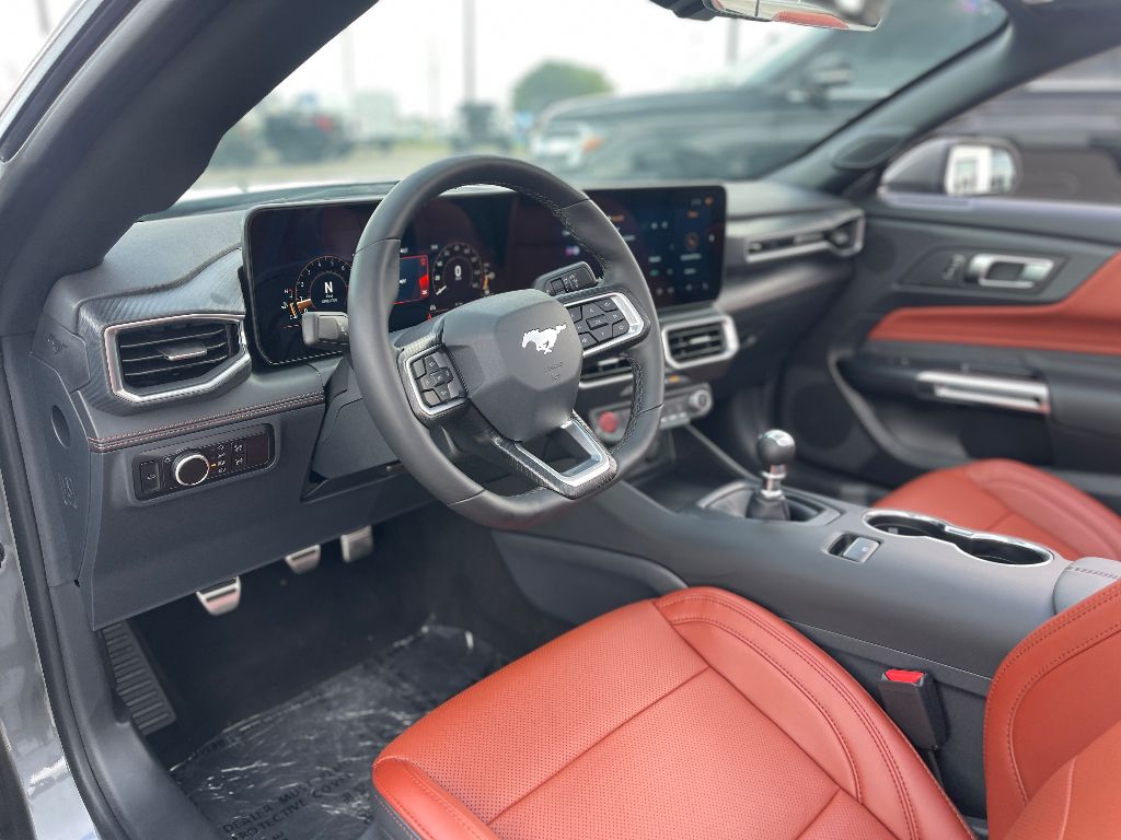 2025 Ford Mustang GT Premium Convertible - Photo 18