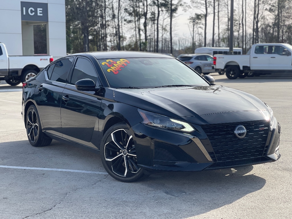 Used 2023 Nissan Altima 2.5 SR Sedan