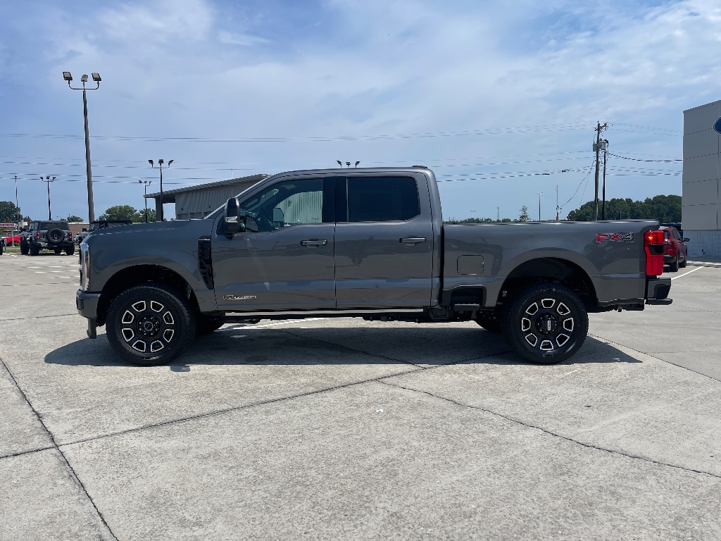 New 2026 Ford F-350 Platinum Truck Crew Cab