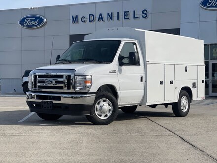 2025 Ford E-350 Cutaway Base Truck
