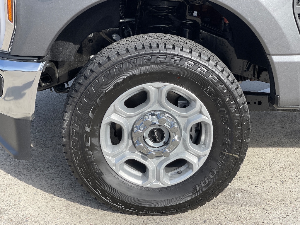 New 2026 Ford F-350 XLT Truck Crew Cab