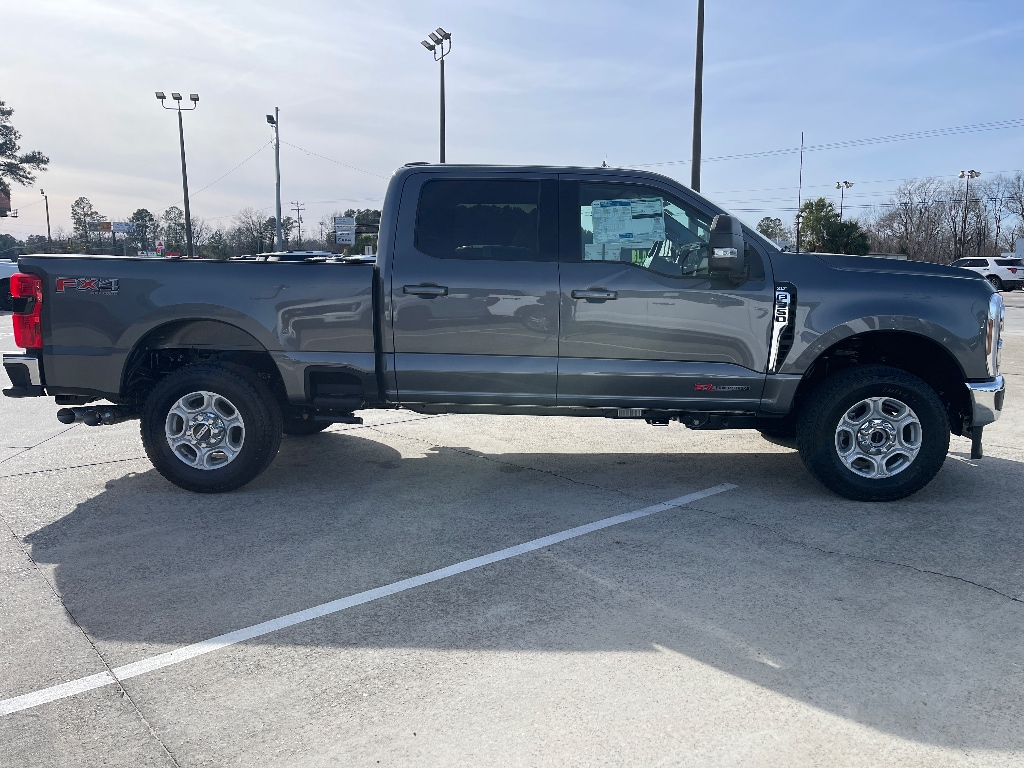 2026 Ford F-350 Super Duty XLT - Photo 11