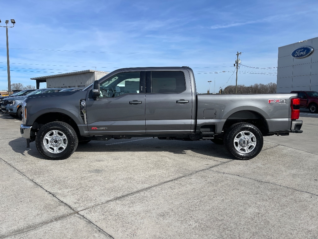 2026 Ford F-350 Super Duty XLT - Photo 6