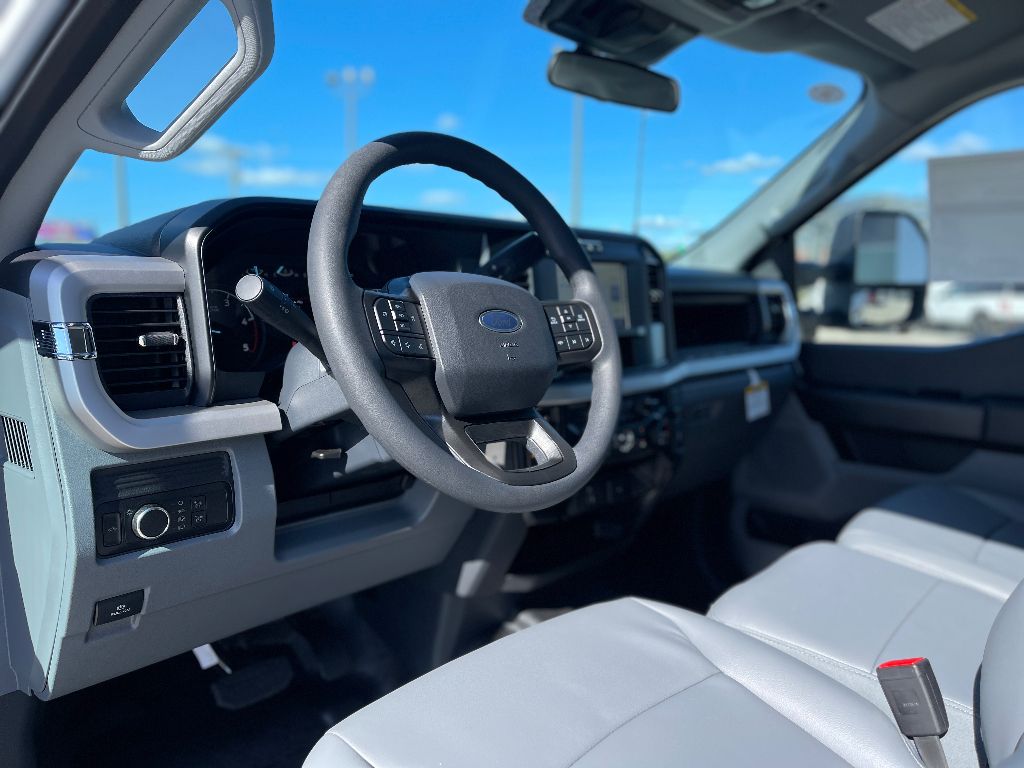 2026 Ford F-350 Super Duty XL - Photo 16