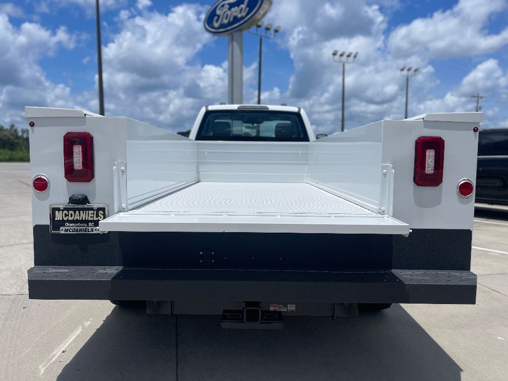 2025 Ford F-350 Super Duty Chassis Cab XL - Photo 11