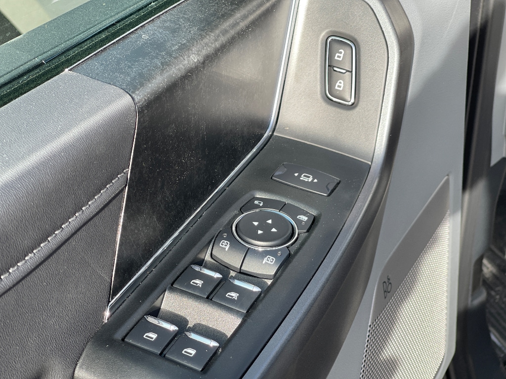 2026 Ford F-350 Super Duty XLT - Photo 13