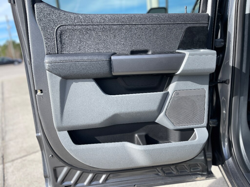 2026 Ford F-350 Super Duty XLT - Photo 35
