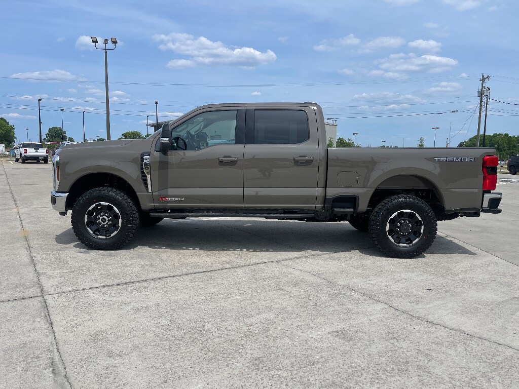 New 2026 Ford F-250 Lariat Truck Crew Cab