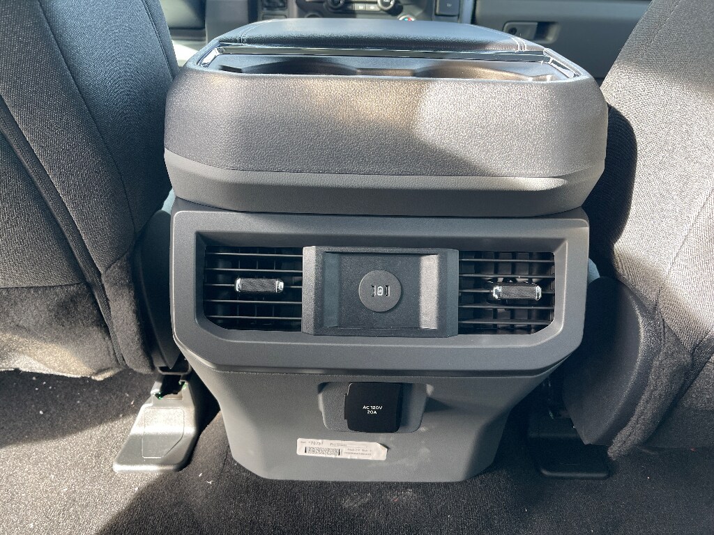2026 Ford F-350 Super Duty XLT - Photo 38