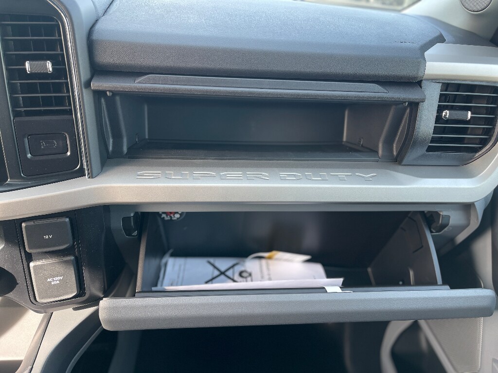 2026 Ford F-350 Super Duty XLT - Photo 34