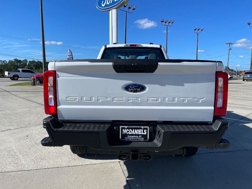 2026 Ford F-350 Super Duty XL - Photo 8