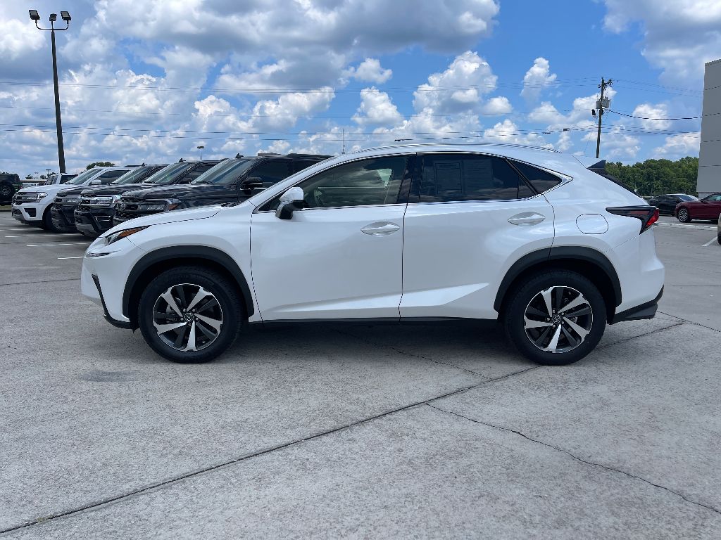 2021 Lexus NX 300 photo 3