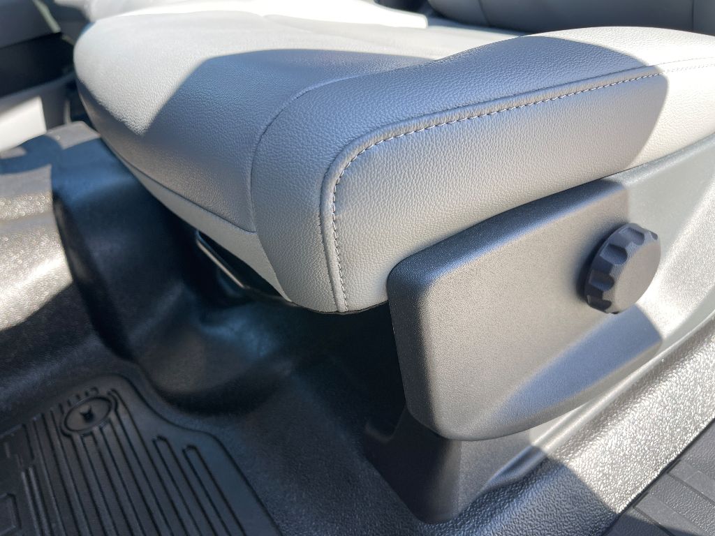 2026 Ford F-350 Super Duty XL - Photo 15