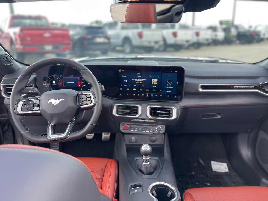 2025 Ford Mustang GT Premium Convertible - Photo 19