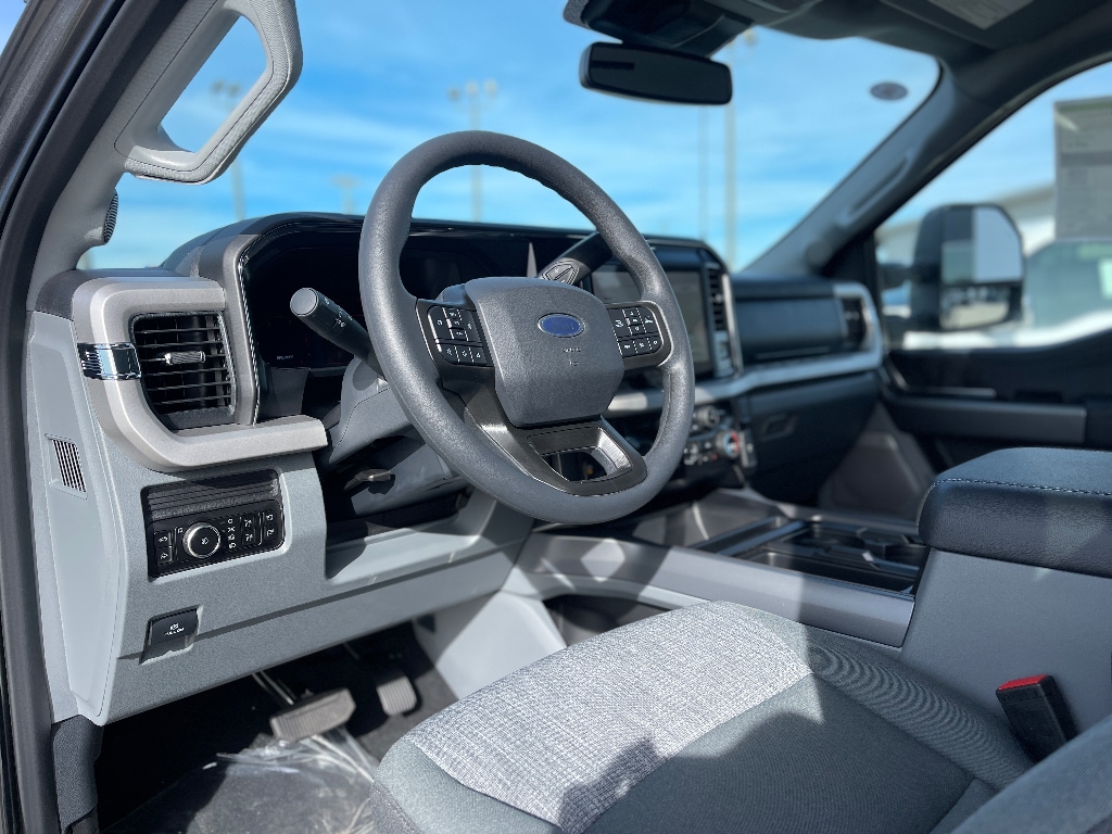 2026 Ford F-350 Super Duty XLT - Photo 18