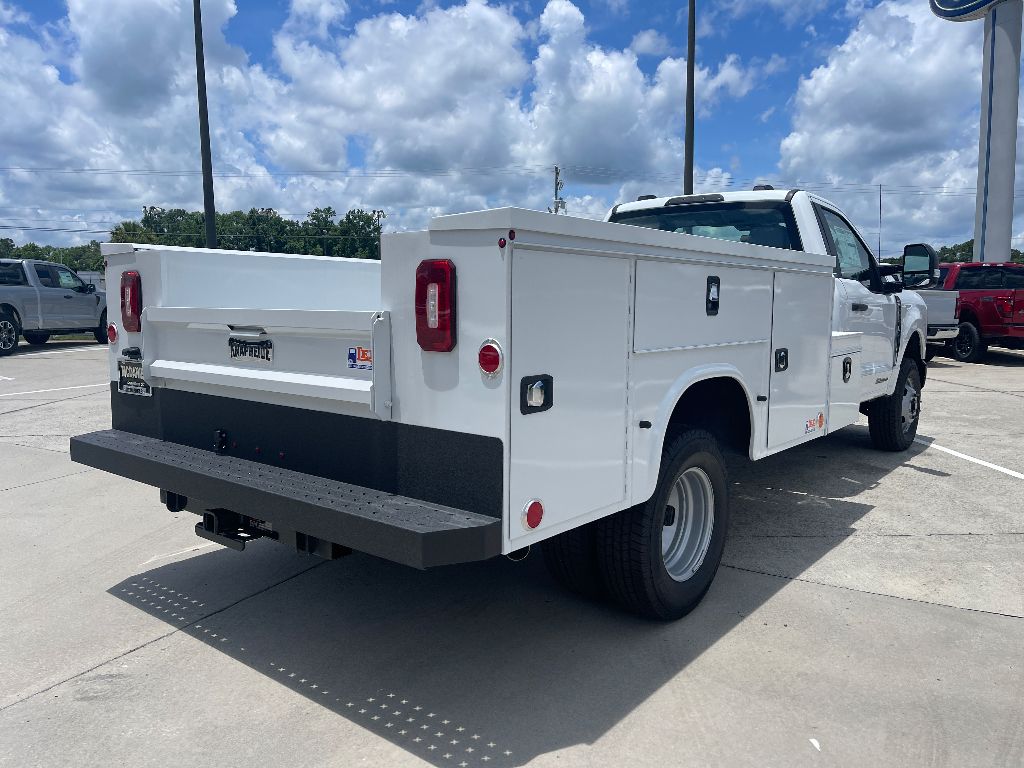 2025 Ford F-350 Super Duty Chassis Cab XL - Photo 9