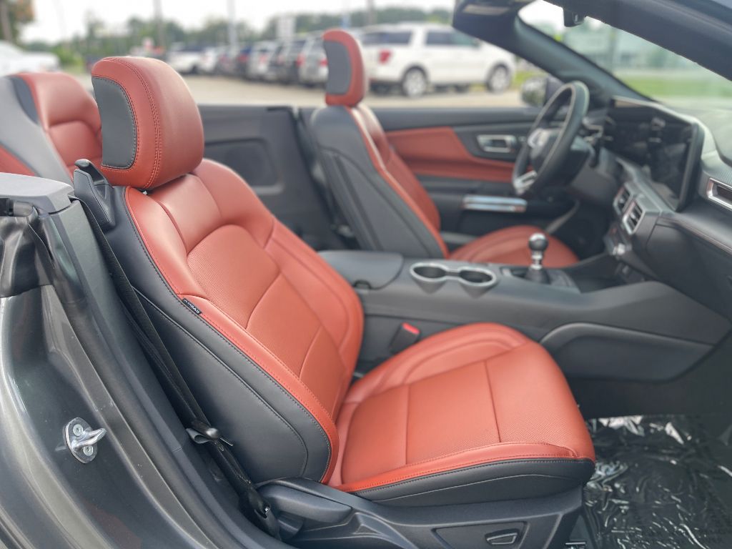 2025 Ford Mustang GT Premium Convertible - Photo 36