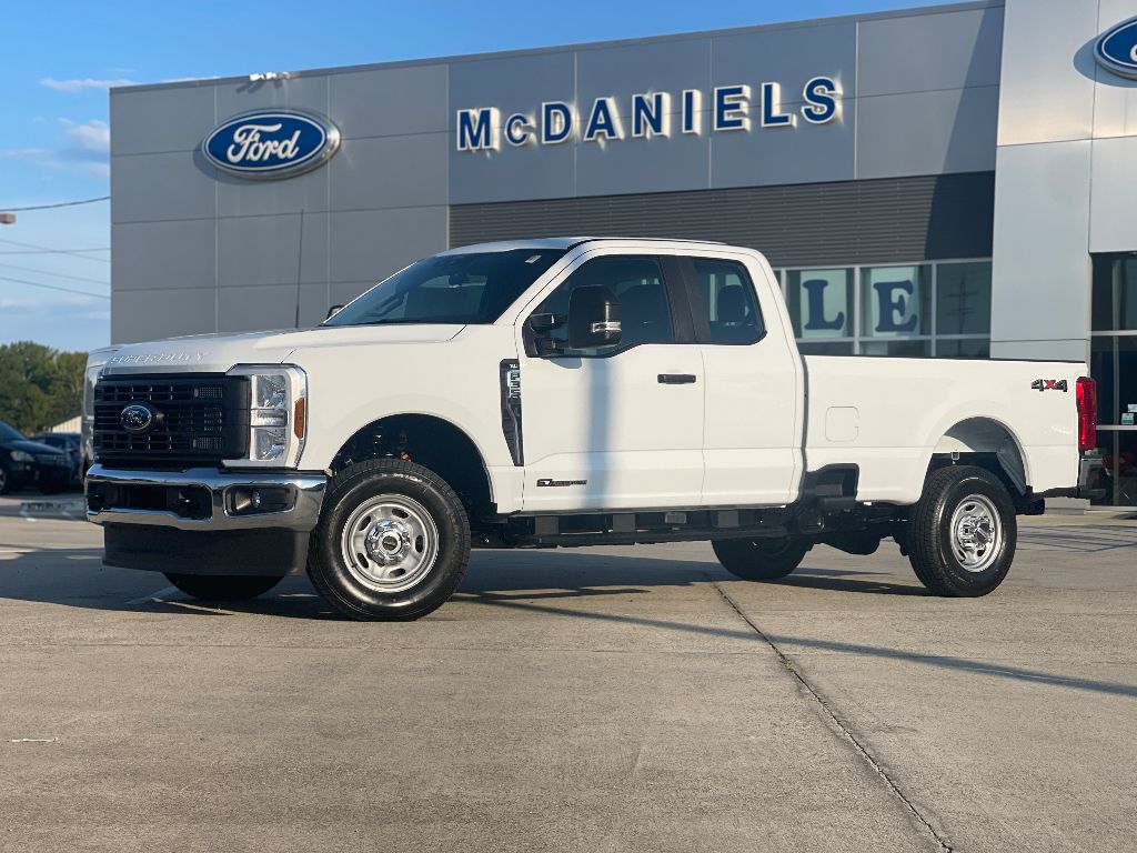 2026 Ford F-350 Super Duty XL's photo