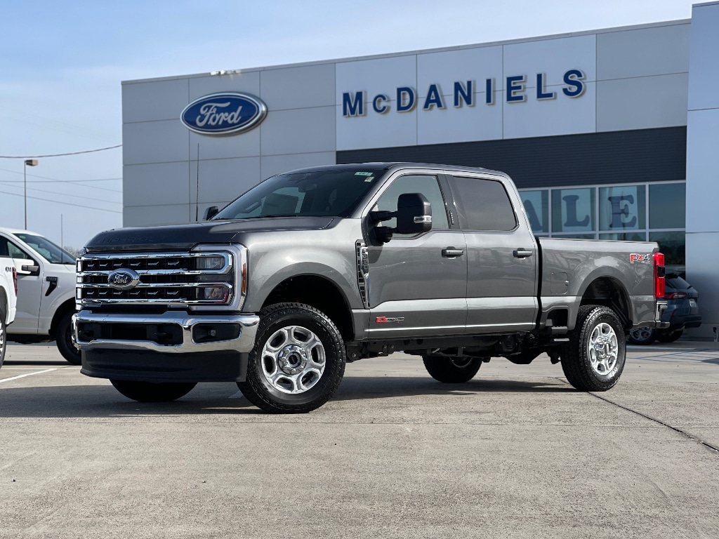 New 2026 Ford F-350 XLT Truck Crew Cab