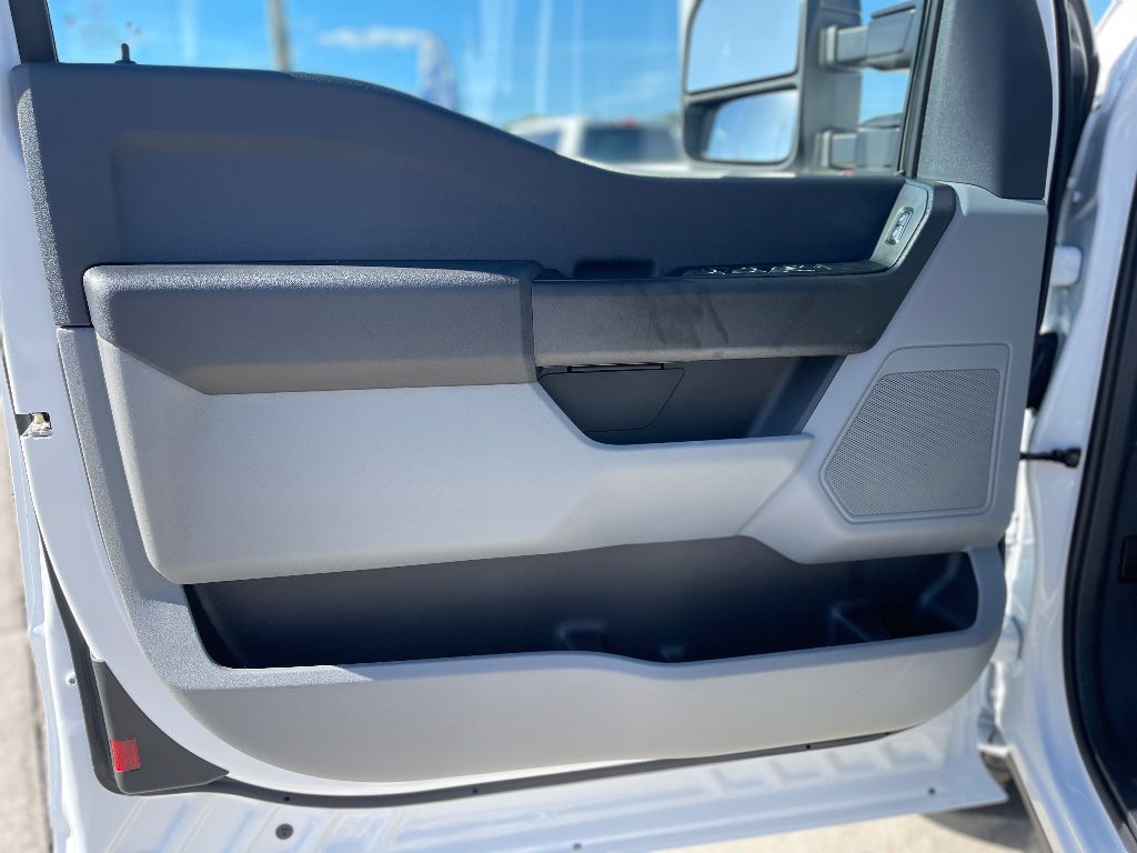2026 Ford F-350 Super Duty XL - Photo 11