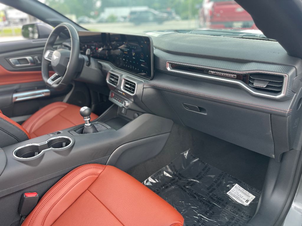 2025 Ford Mustang GT Premium Convertible - Photo 37