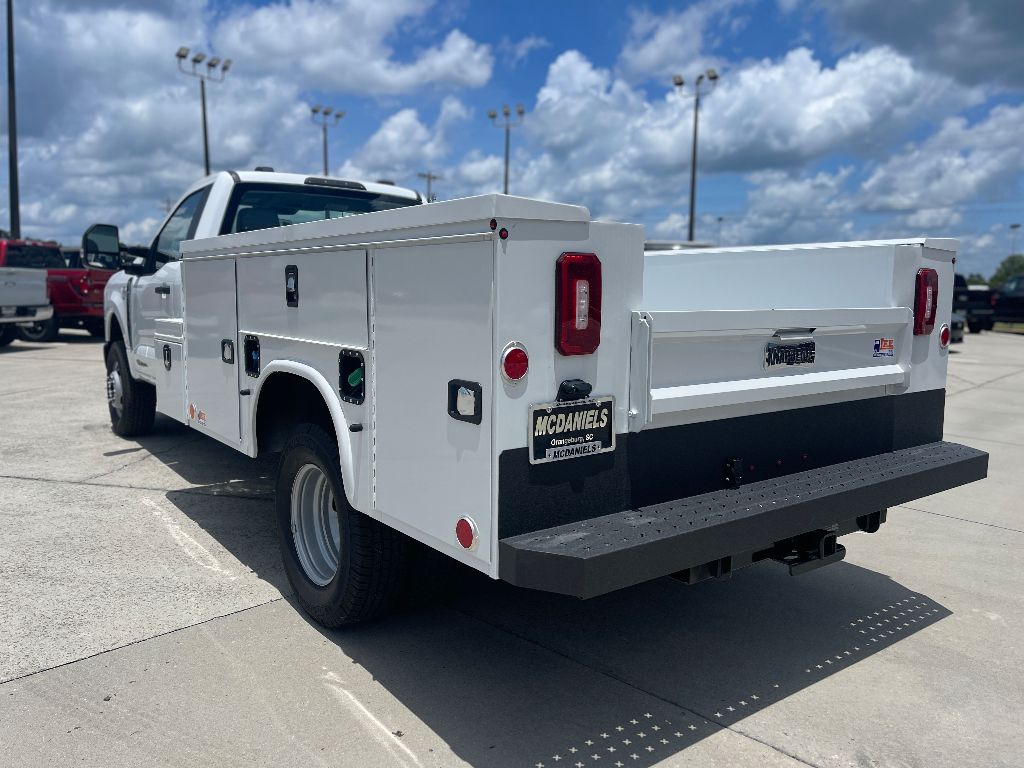 2025 Ford F-350 Super Duty Chassis Cab XL - Photo 8