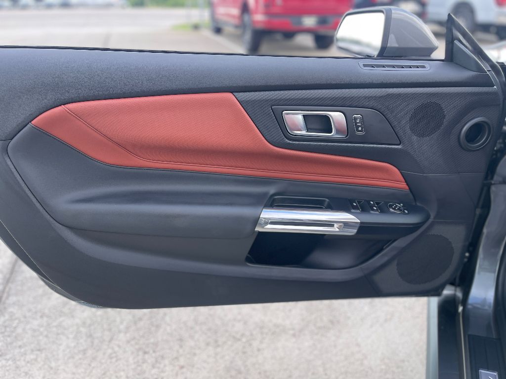 2025 Ford Mustang GT Premium Convertible - Photo 12