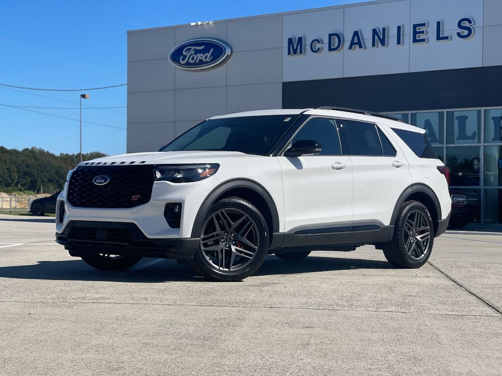 2025 Ford Explorer ST's photo