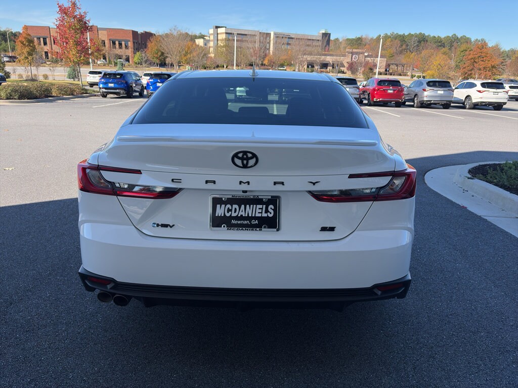 2025 Toyota Camry SE photo 3