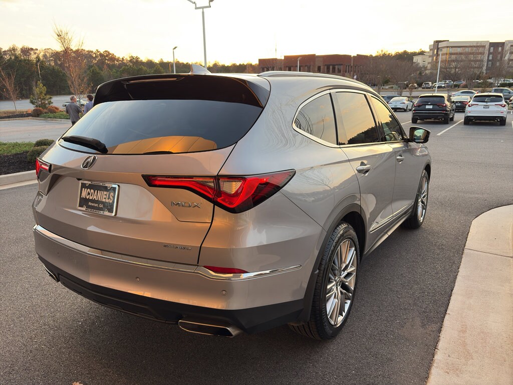 2022 Acura MDX SH-AWD Advance photo 3