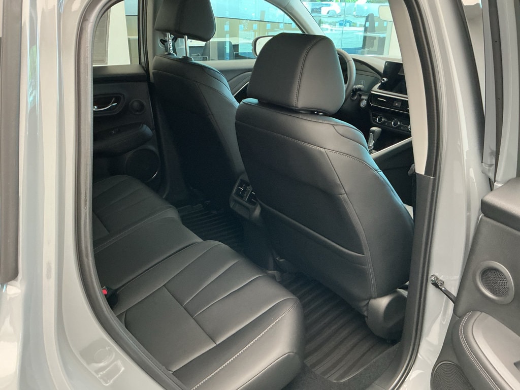 2025 Acura ADX Base - Photo 17