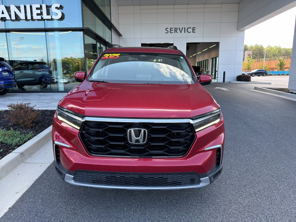 Used 2025 Honda Pilot Elite SUV
