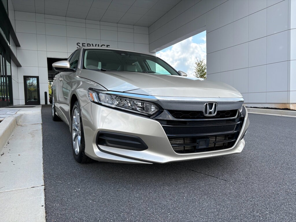 2018 Honda Accord LX photo 2