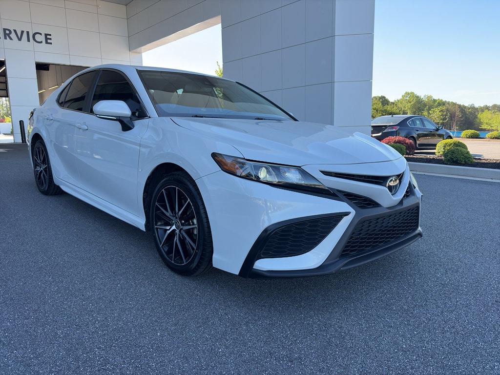 Used 2022 Toyota Camry SE Sedan