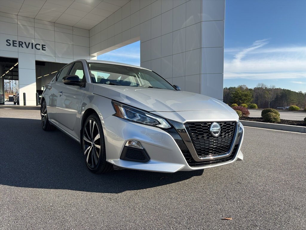 Used 2022 Nissan Altima 2.5 SR Sedan