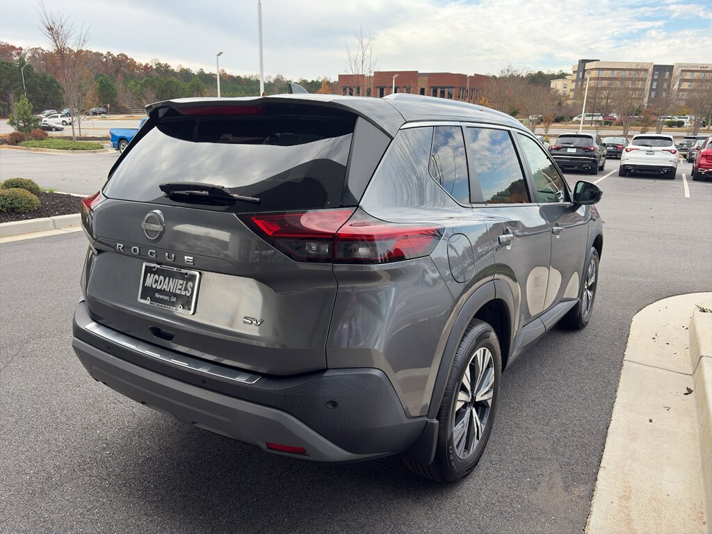 2022 Nissan Rogue SV photo 3