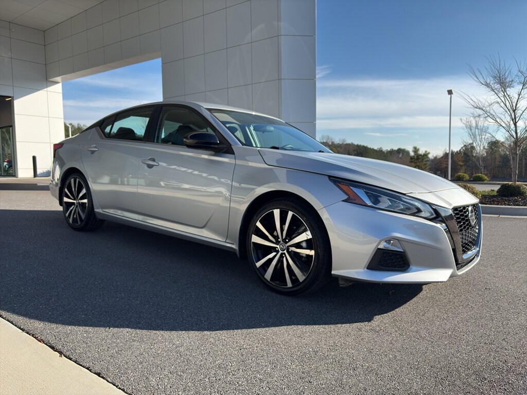 Used 2022 Nissan Altima 2.5 SR Sedan