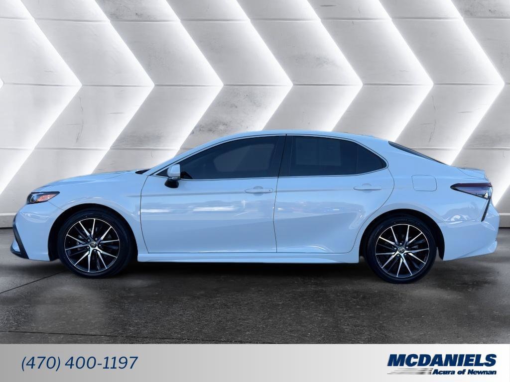 Used 2022 Toyota Camry SE Sedan