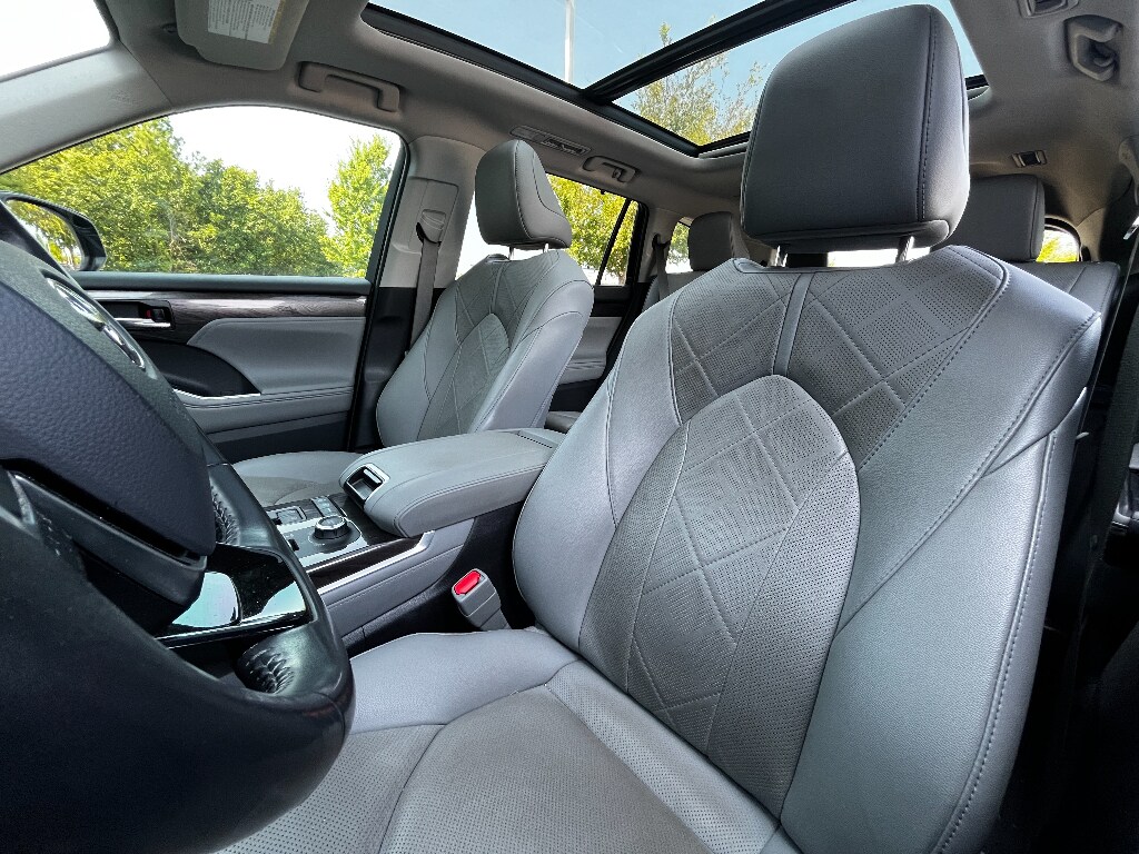 Used 2021 Toyota Highlander Platinum Sport Utility