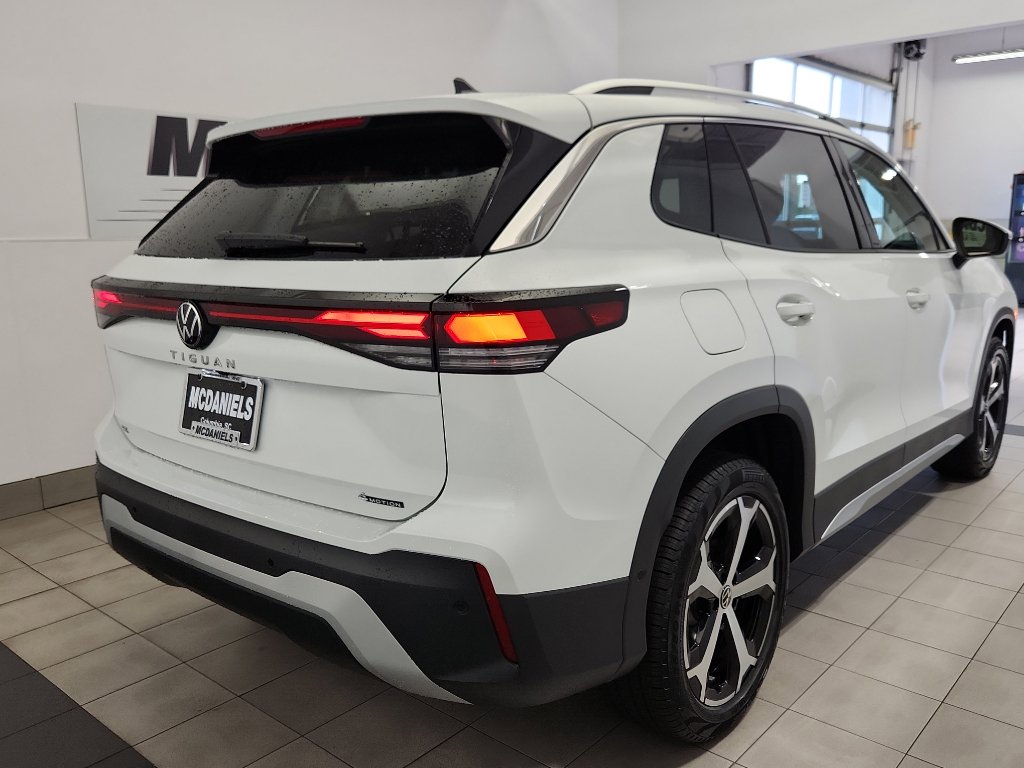 2025 Volkswagen Tiguan SE photo 4