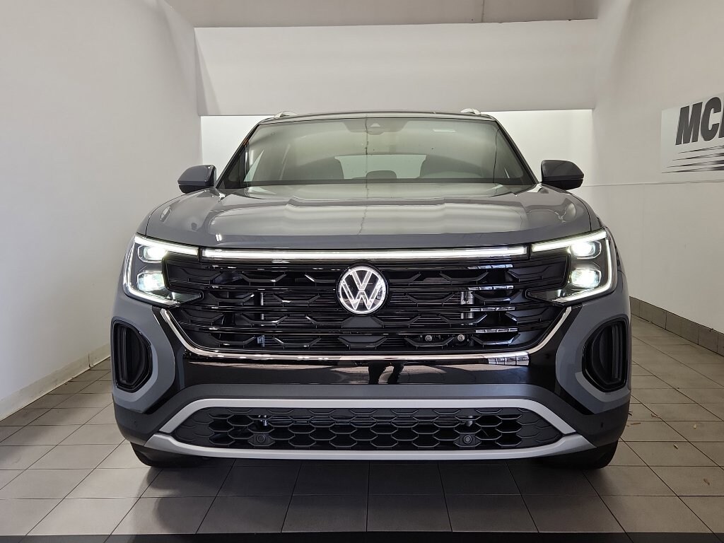 New 2026 Volkswagen Atlas Cross Sport 2.0T SE w/Technology SUV