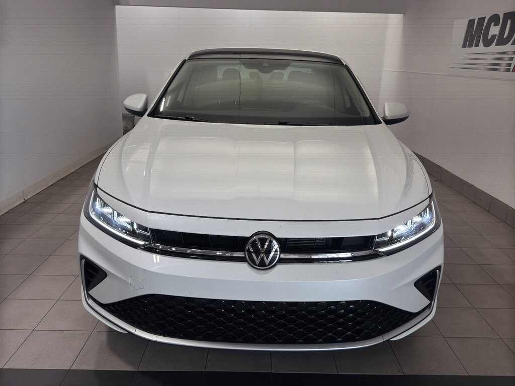 2025 Volkswagen Jetta 1.5T SE photo 3