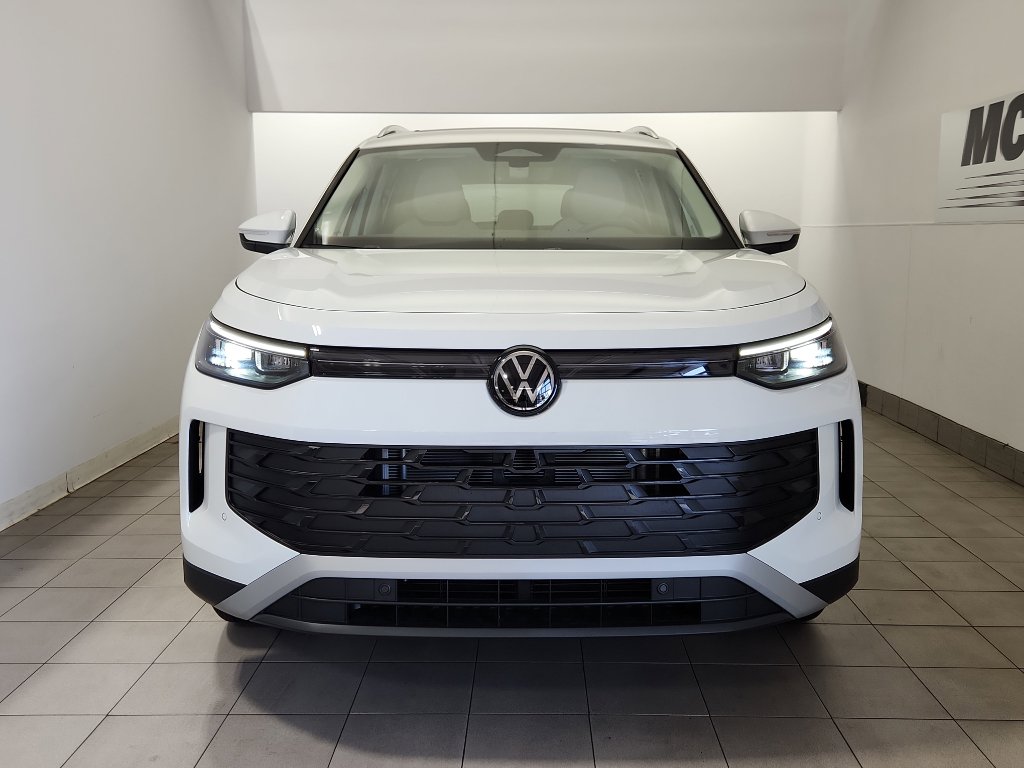 2025 Volkswagen Tiguan SE photo 3
