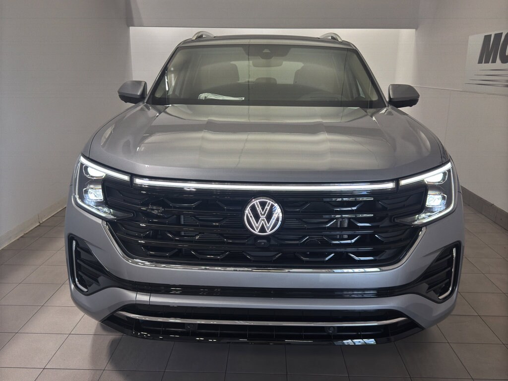 2025 Volkswagen Atlas SEL Premium R-Line photo 2