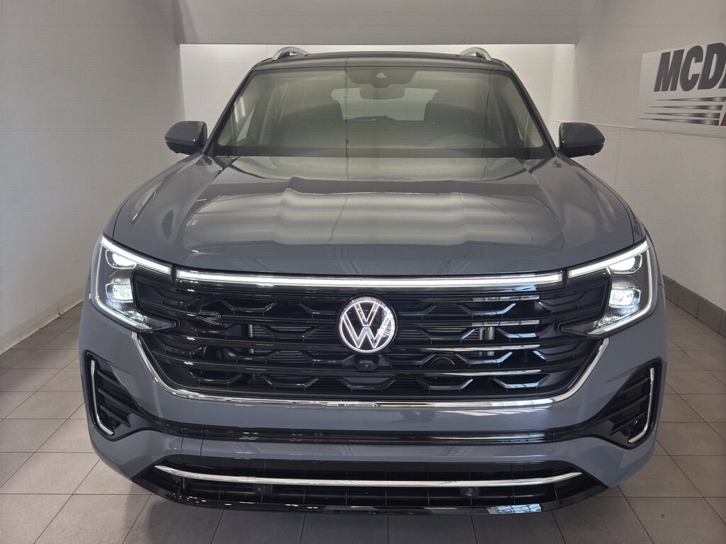 2025 Volkswagen Atlas SEL Premium R-Line photo 2
