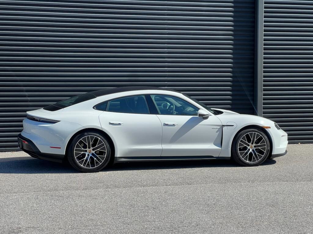 2025 Porsche Taycan Base photo 4