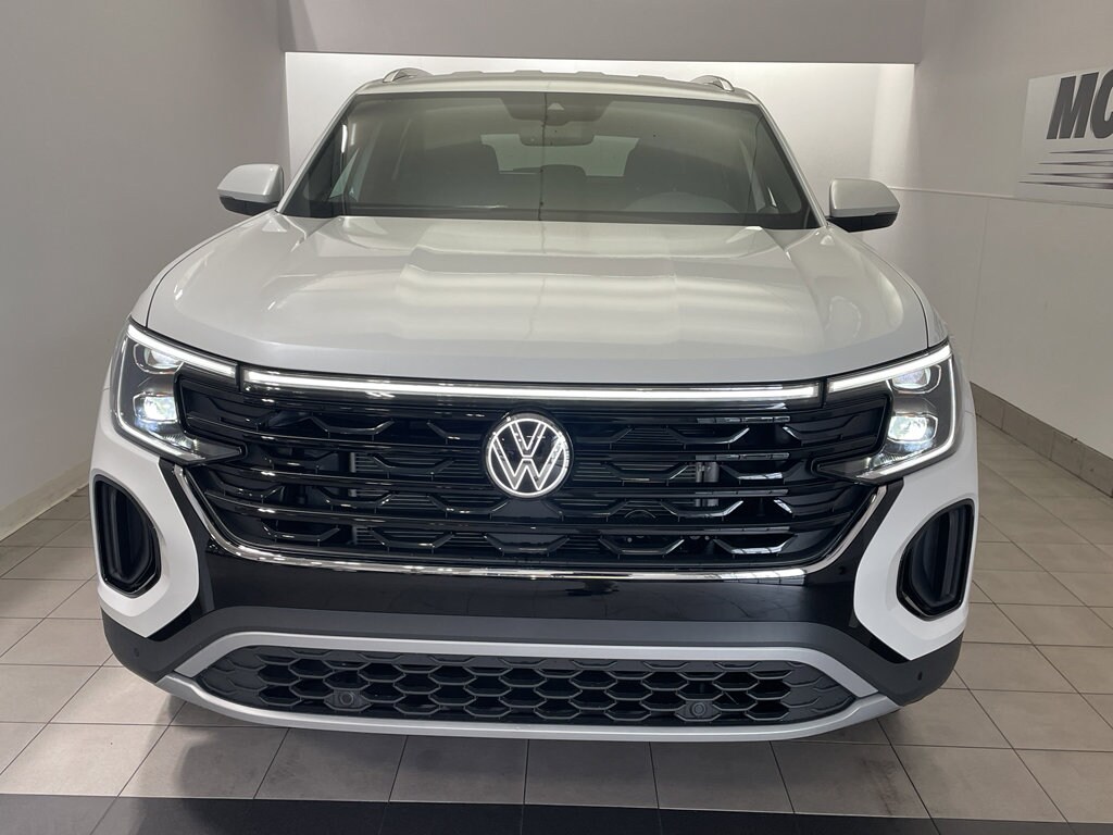 New 2026 Volkswagen Atlas Cross Sport 2.0T SE w/Technology 2.0T SE w/Technology FWD