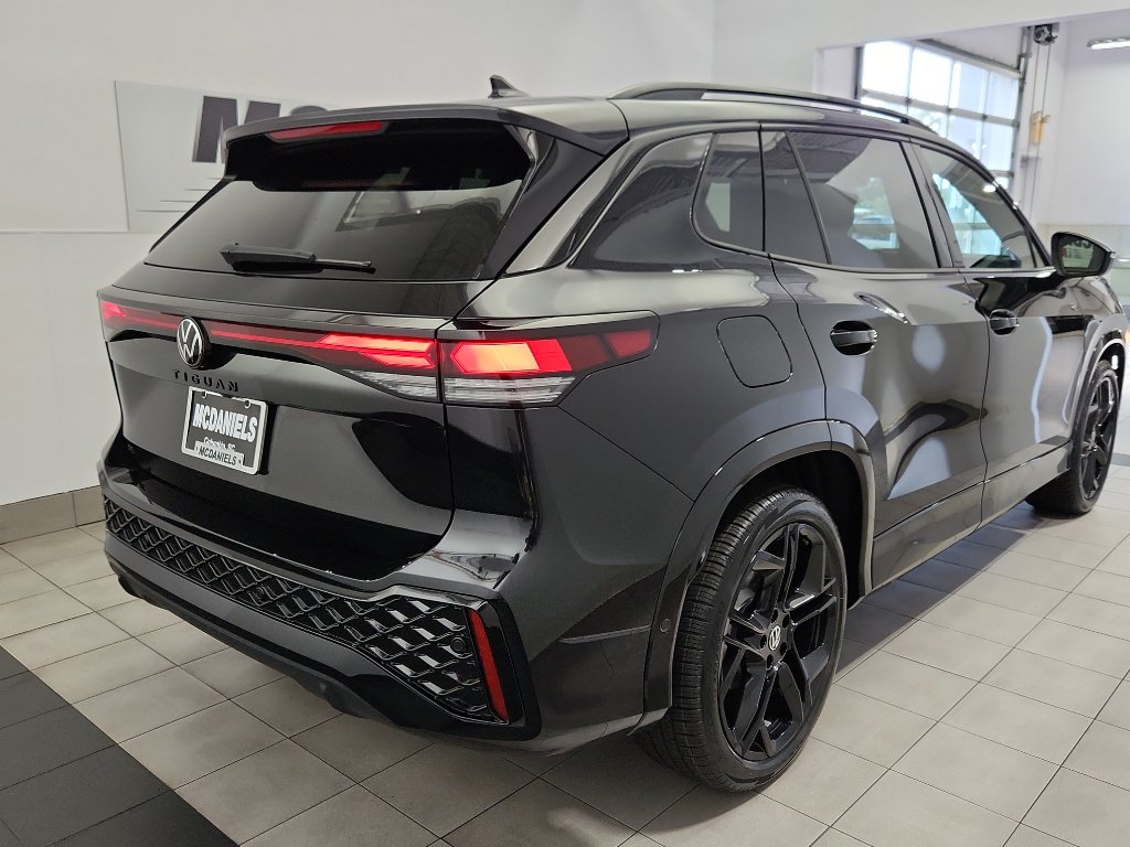 2025 Volkswagen Tiguan SE R-Line Black photo 4