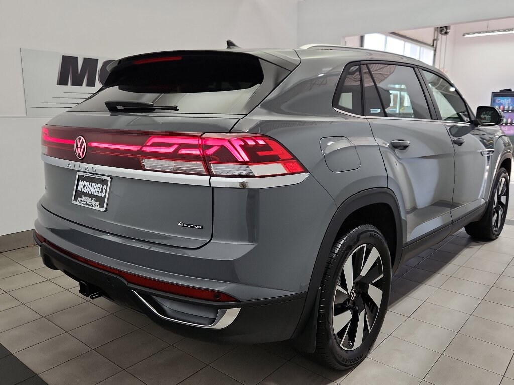 New 2026 Volkswagen Atlas Cross Sport 2.0T SE w/Technology SUV